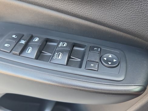 Used 2020 Jeep Cherokee Trailhawk w/ Cold Weather Group AWD/4WD image 27
