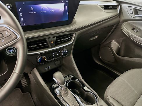 Used 2025 Buick Encore GX Preferred image 26