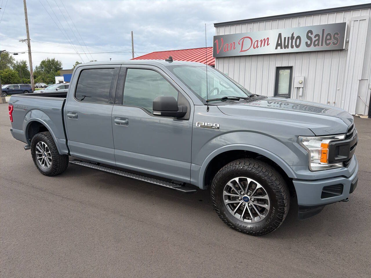 Used 2019 Ford F150 XLT w/ Equipment Group 302A Luxury AWD/4WD image 2
