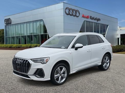 Used 2023 Audi Q3 2.0T Premium Plus w/ Premium Plus Package image 1