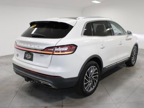 Used 2020 Lincoln Nautilus Reserve w/ Equipment Group 201A image 9