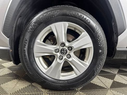 Used 2019 Toyota RAV4 XLE w/ Convenience Package AWD/4WD image 10