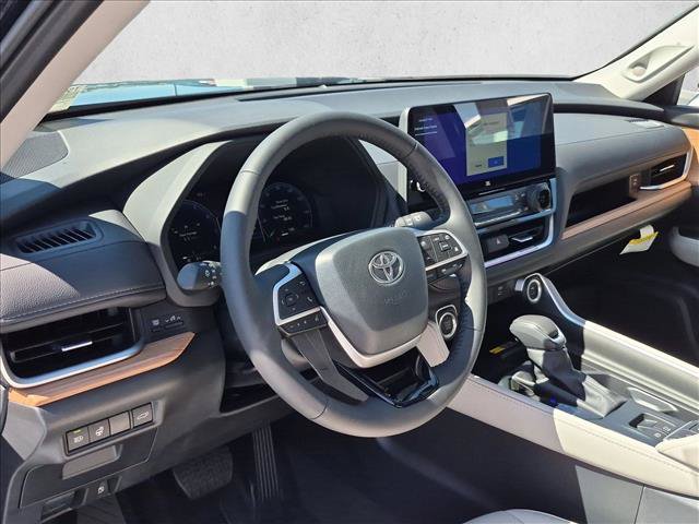 New 2026 Toyota Grand Highlander FWD image 3