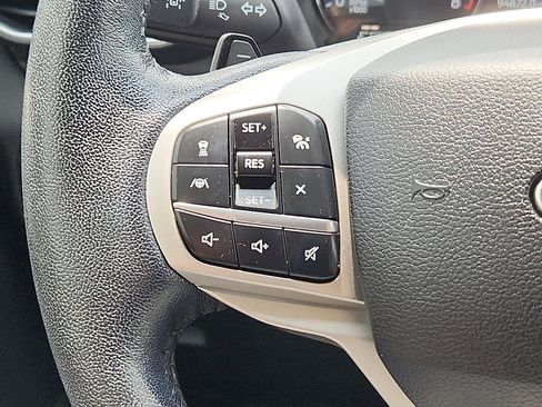 Used 2021 Ford Explorer Limited w/ Equipment Group 301A AWD/4WD image 20