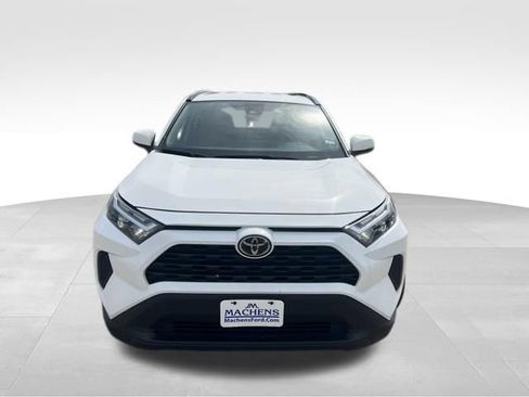 Used 2025 Toyota RAV4 XLE FWD image 12