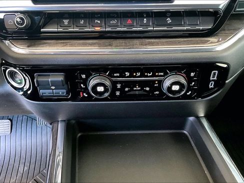 Used 2024 Chevrolet Silverado 2500 LTZ w/ LTZ Plus Package AWD/4WD image 11