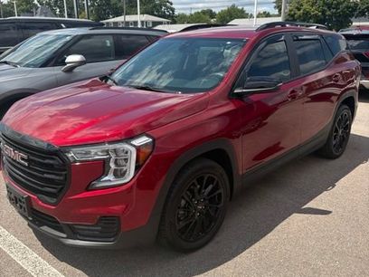 Used 2024 GMC Terrain SLE w/ Driver Convenience Package