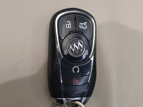 Used 2018 Buick LaCrosse Essence image 32