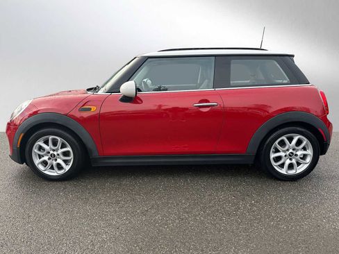 Used 2017 MINI Cooper 2-Door Hardtop image 6