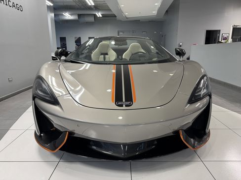 Used 2018 McLaren 570S Spider image 11