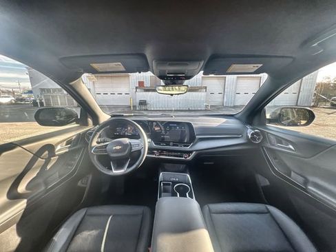 Certified 2025 Chevrolet Equinox LT w/ Convenience Package II image 11