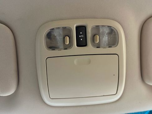 Used 2012 Lincoln MKZ Hybrid image 34