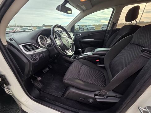 Used 2020 Dodge Journey SE w/ SE Popular Equipment Group image 12