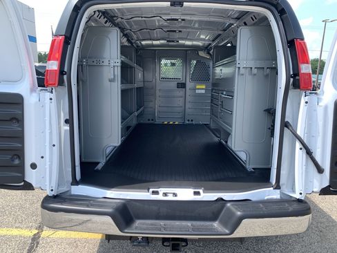 New 2025 GMC Savana 2500 RWD image 49