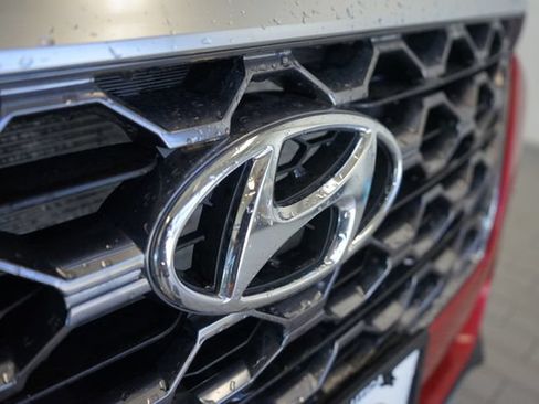 Used 2020 Hyundai Santa Fe SE AWD/4WD image 18