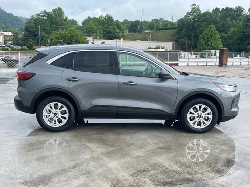 Certified 2024 Ford Escape Active AWD/4WD image 2