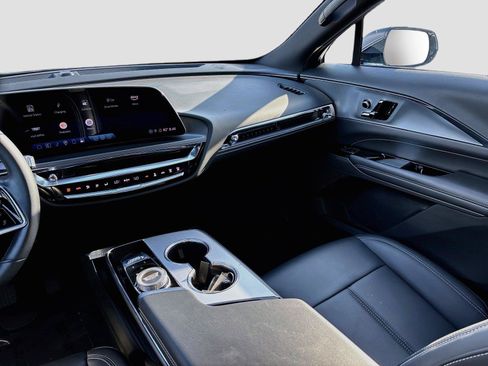 Used 2024 Cadillac Lyriq Tech RWD image 22