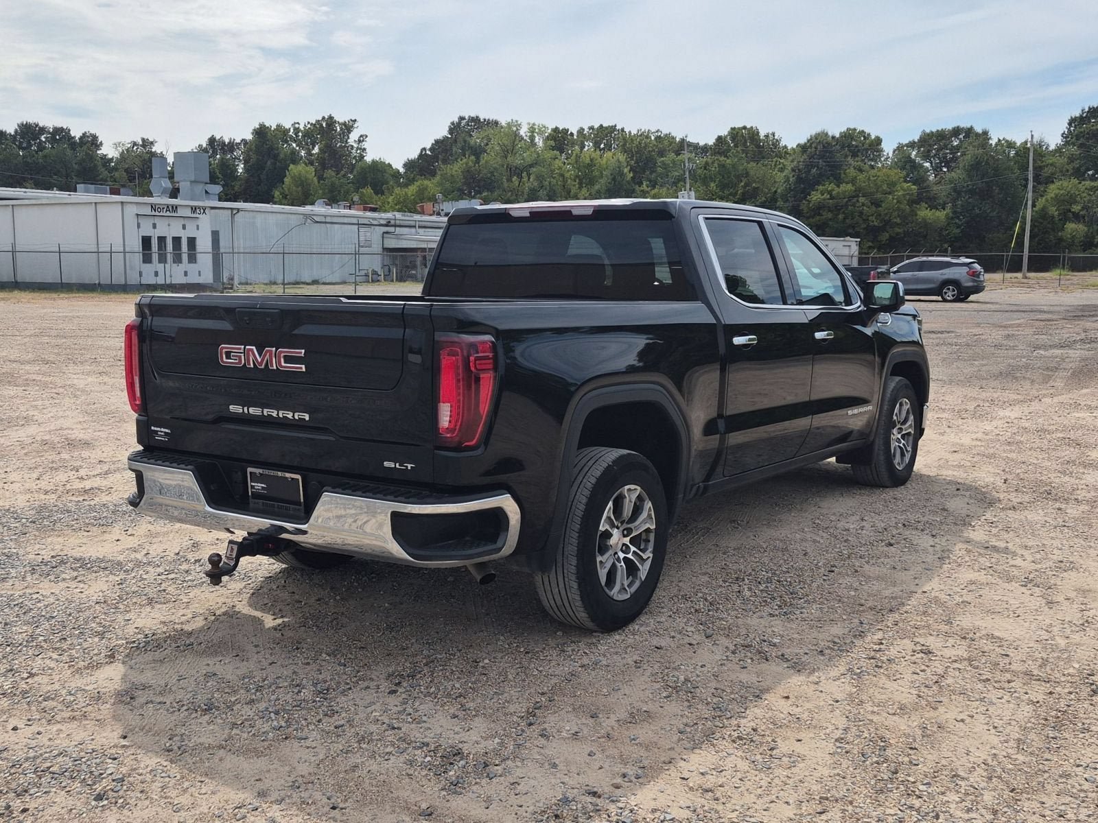 Used 2025 GMC Sierra 1500 SLT RWD image 6