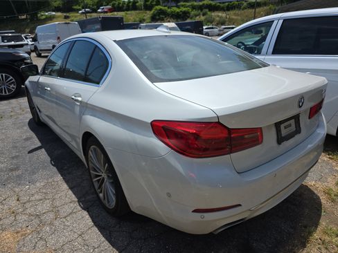 Used 2018 BMW 540i w/ Premium Package RWD image 3