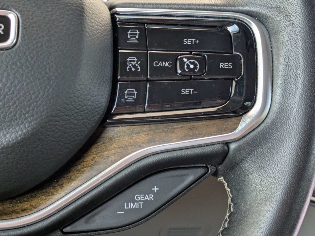 Used 2023 Jeep Grand Wagoneer L 4WD w/ Flexible Seating Group image 31