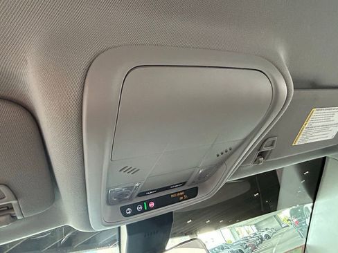 Used 2024 Chevrolet Equinox LS image 33