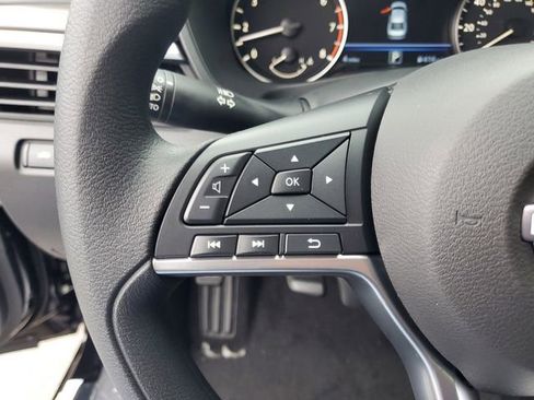 New 2025 Nissan Altima 2.5 SV image 11