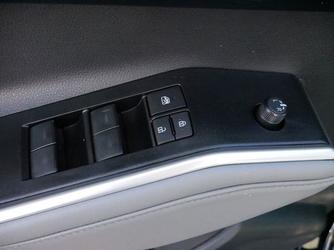 Certified 2026 Toyota Highlander XLE image 19