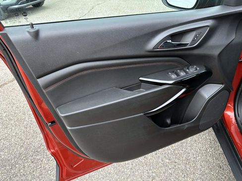 Used 2024 Chevrolet Trax RS w/ Sunroof Package image 14