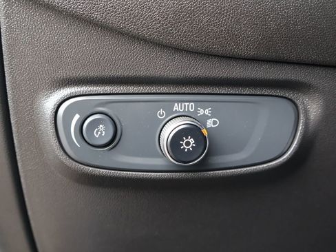 Used 2024 Chevrolet Equinox LT image 18