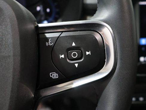 Used 2023 Volvo XC40 B5 Core image 37