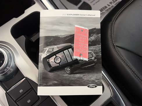 Used 2021 Ford Explorer XLT w/ Equipment Group 202A image 34