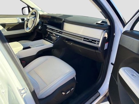 Used 2025 Hyundai Santa Fe Calligraphy image 15