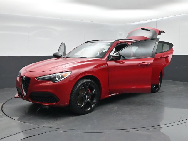 Used 2023 Alfa Romeo Stelvio Veloce AWD/4WD image 63