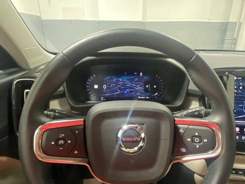 Used 2026 Volvo XC40 B5 Plus AWD/4WD image 15