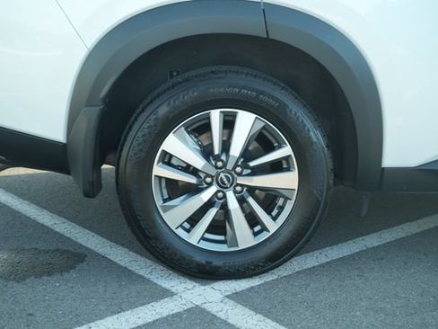Used 2025 Nissan Pathfinder SL AWD/4WD image 46