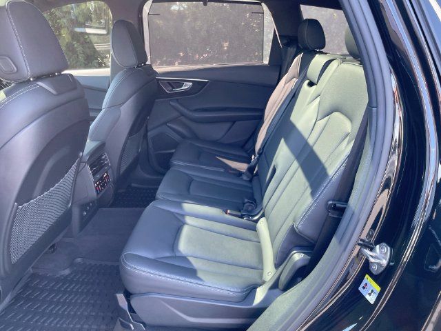 Used 2025 Audi Q7 3.0T Prestige w/ Prestige Package AWD/4WD image 12