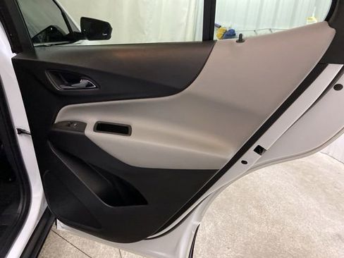 Used 2023 Chevrolet Equinox LT FWD image 19