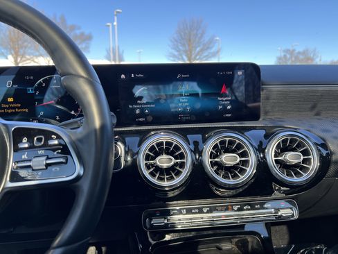 Certified 2021 Mercedes-Benz A 220 4MATIC image 31