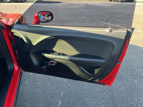 Used 2019 Dodge Challenger SXT image 21