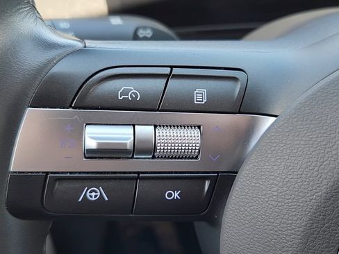 Certified 2025 Hyundai Kona SEL AWD/4WD image 11