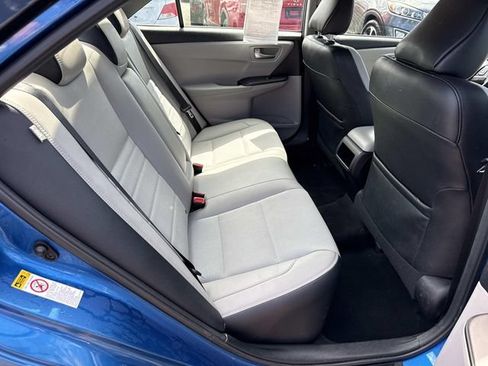 Used 2017 Toyota Camry SE FWD image 11