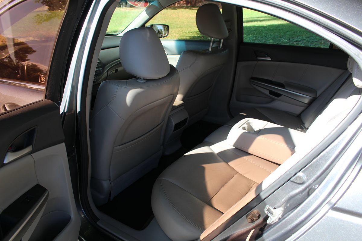 Used 2010 Honda Accord EX-L image 11