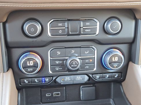 Used 2023 Chevrolet Tahoe High Country w/ Premium Package 2 RWD image 21
