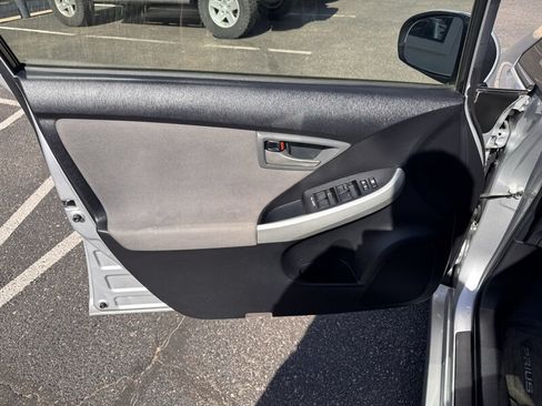 Used 2014 Toyota Prius Three FWD image 11