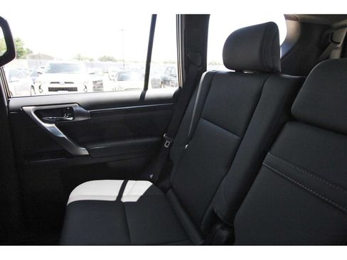 Used 2023 Lexus GX 460 Premium w/ Premium Package AWD/4WD image 9