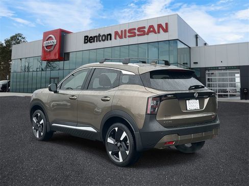 Certified 2025 Nissan Kicks SR image 8