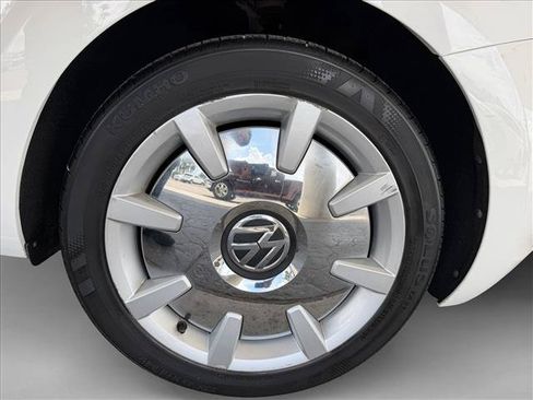 Used 2013 Volkswagen Beetle 2.5 FWD image 20