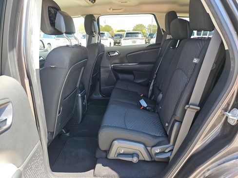 Used 2020 Dodge Journey SE w/ SE Popular Equipment Group FWD image 14