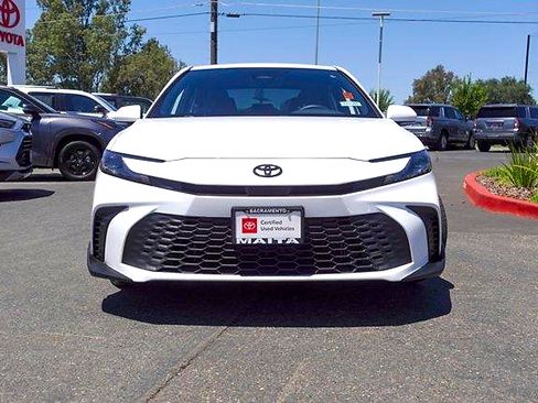 Used 2025 Toyota Camry SE w/ Convenience Package FWD image 3