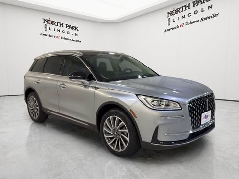 Used 2023 Lincoln Corsair Reserve w/ Equipment Group 201A FWD image 7